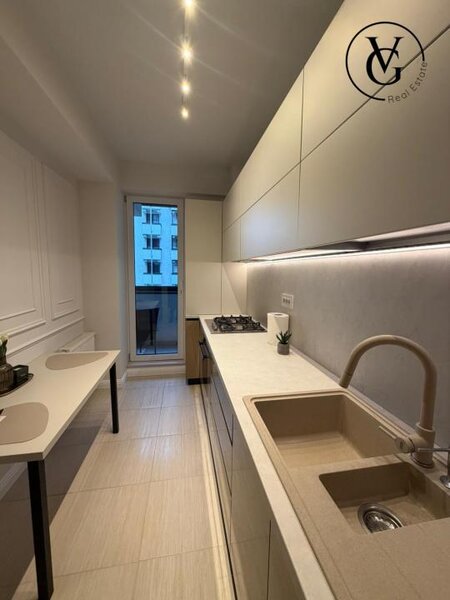 Carol City Park, apartament 2 camere complet mobilat.