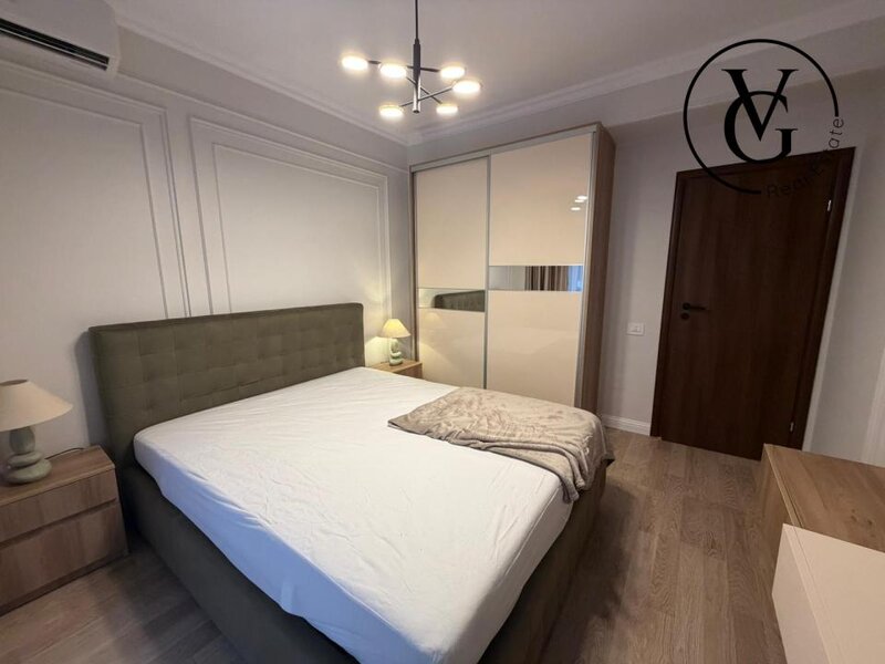 Carol City Park, apartament 2 camere complet mobilat.